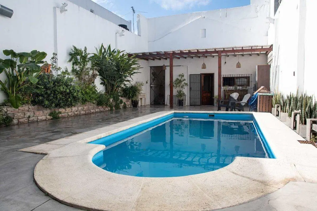 VENTA CASA 5 AMB. CON PILETA V. BALLESTER 3