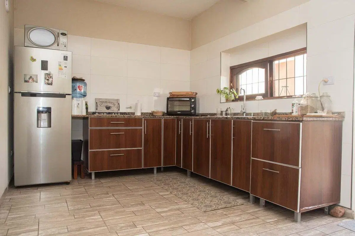 VENTA CASA 5 AMB. CON PILETA V. BALLESTER 8