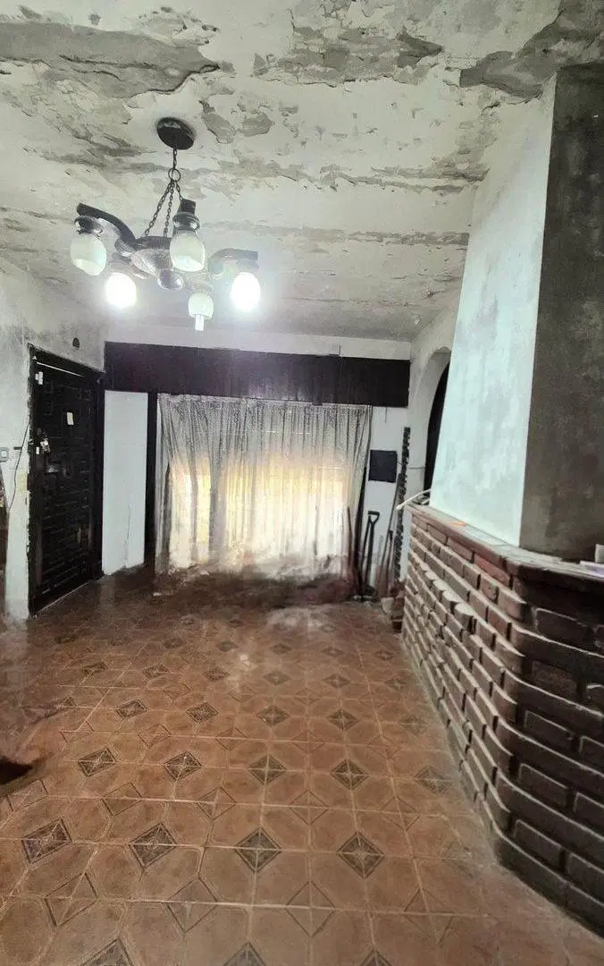 Venta Casa 5 Ambientes con Cochera en Gran Terreno 4