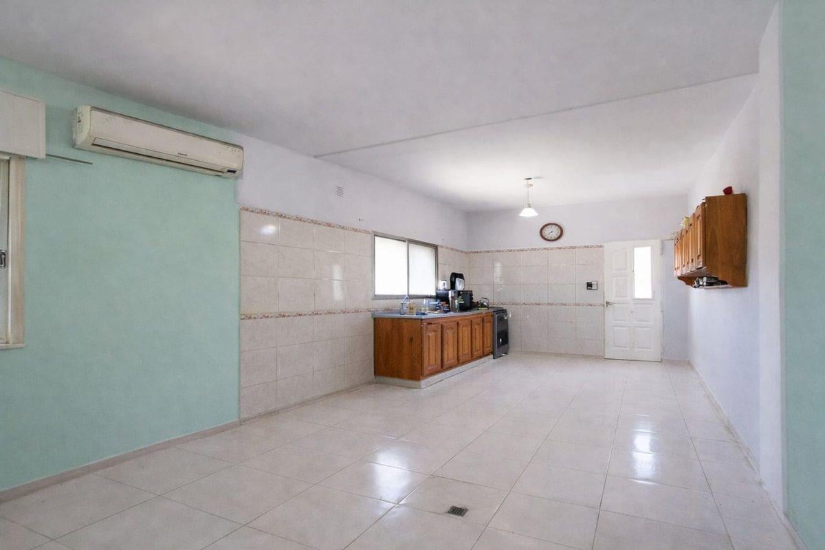 ALQUILER CASA VILLA DE MAYO, 300 M2