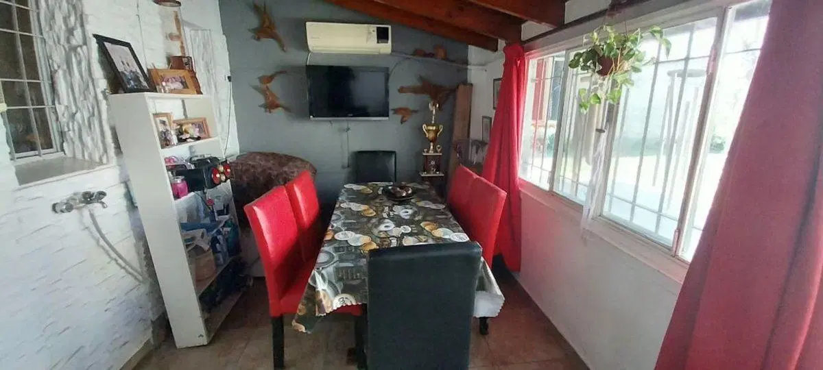 CASA 3 AMBIENTES LOTE DE 300 MTS LOMA HERMOSA 2