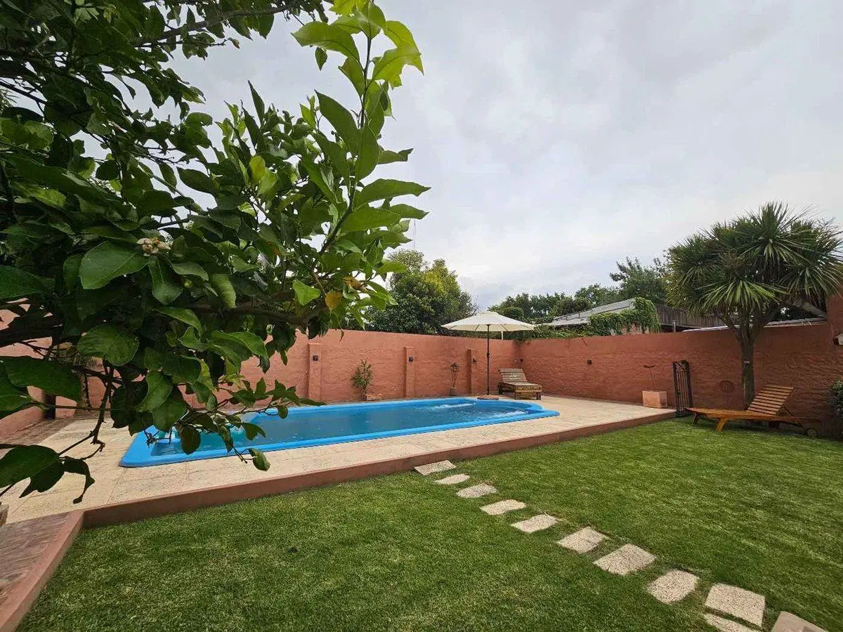 VENTA CASA ESTILO COLONIAL EXCELENTE ESTADO 2