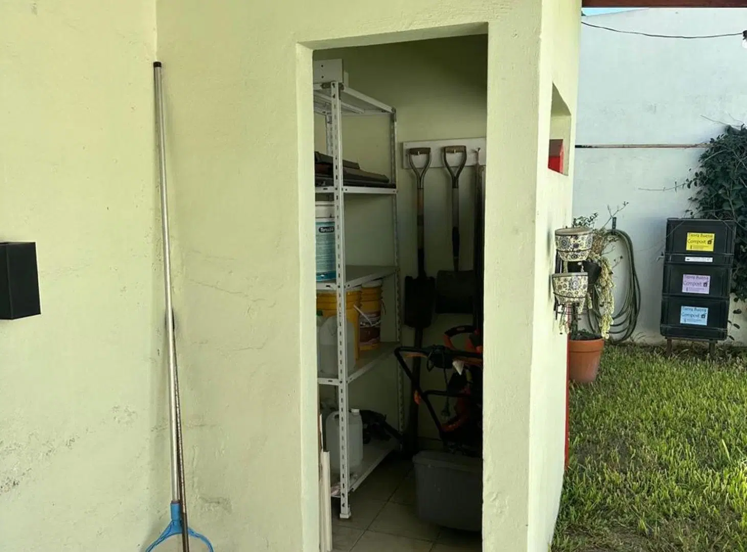 VENTA DE CASA 7 AMBIENTES EN 2 PLANTAS CON COCHERA 2