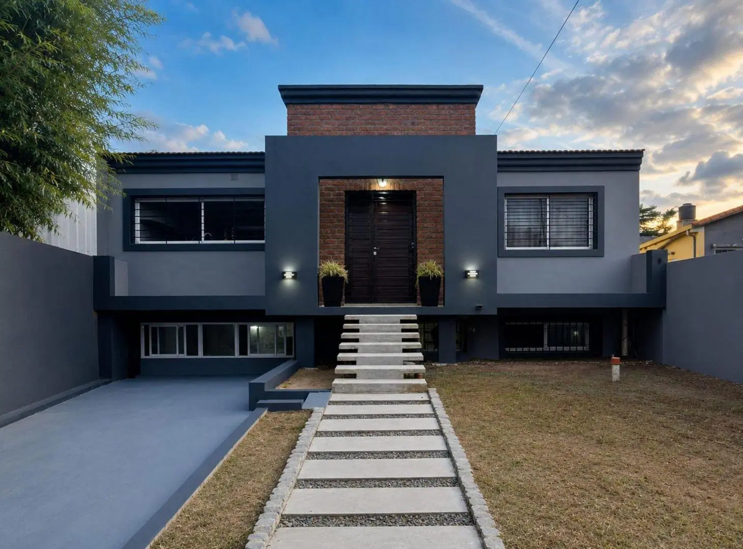 CASA EN VENTA EN PLENO CENTRO DE PRESIDENTE DERQUI 4