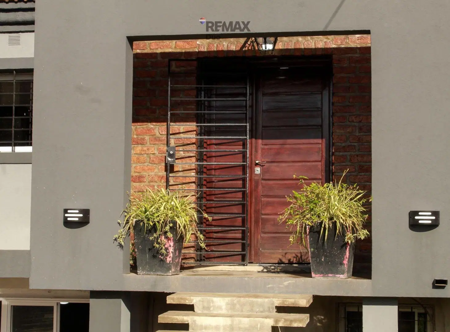 CASA EN VENTA EN PLENO CENTRO DE PRESIDENTE DERQUI 2