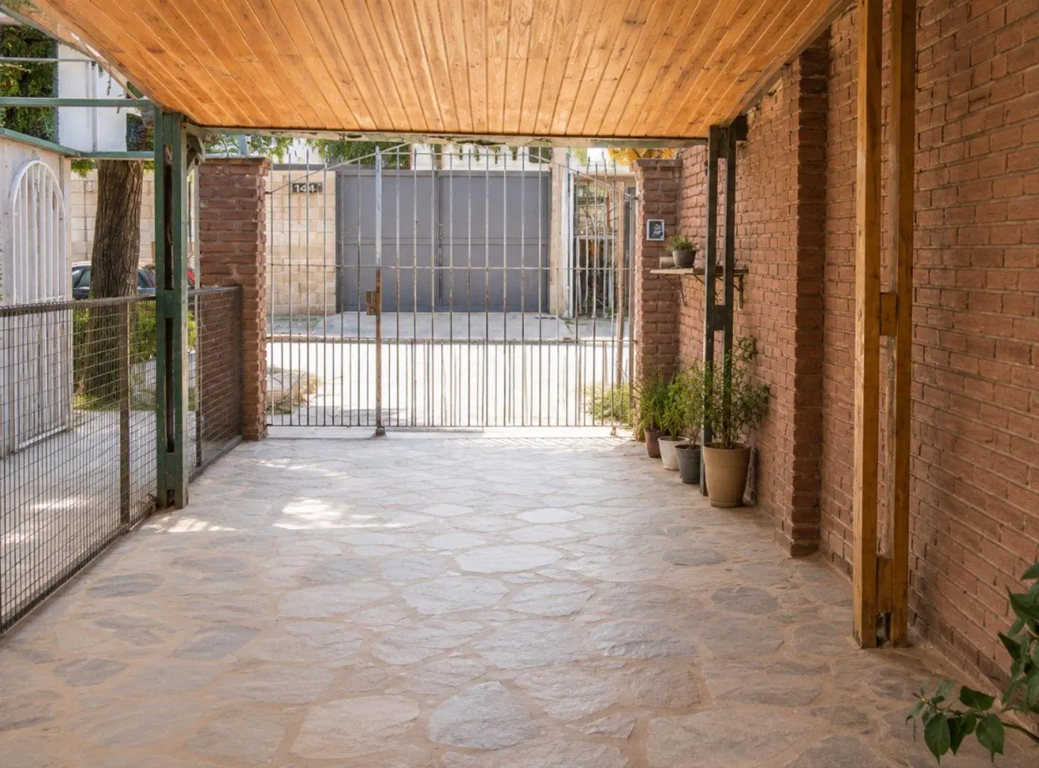 VENTA CASA c/ LOCAL COMERCIAL + SALÓN DE EVENTOS 8