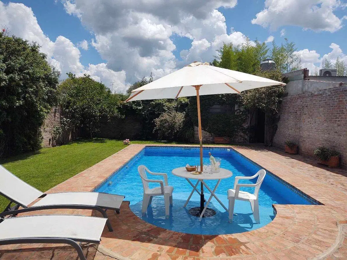 CASA EN VENTA 5 amb. en casco histórico ARECO 5