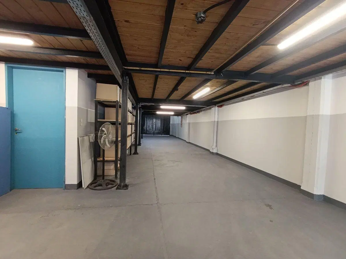 VENTA OFICINA C/ COCHERA Y DEPOSITO MUNRO 5