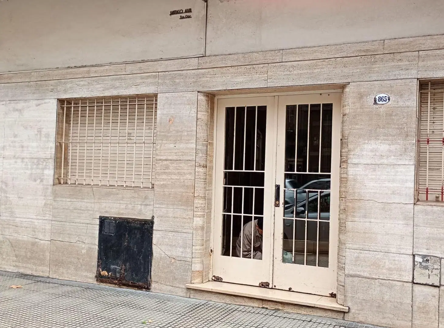 Monoambiente amoblado con renta sobre Av. Alberdi. 4