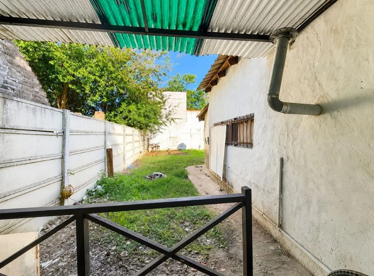 VENTA CASA  4 AMBIENTES AMPLIO PARQUE CON PARRILLA 2