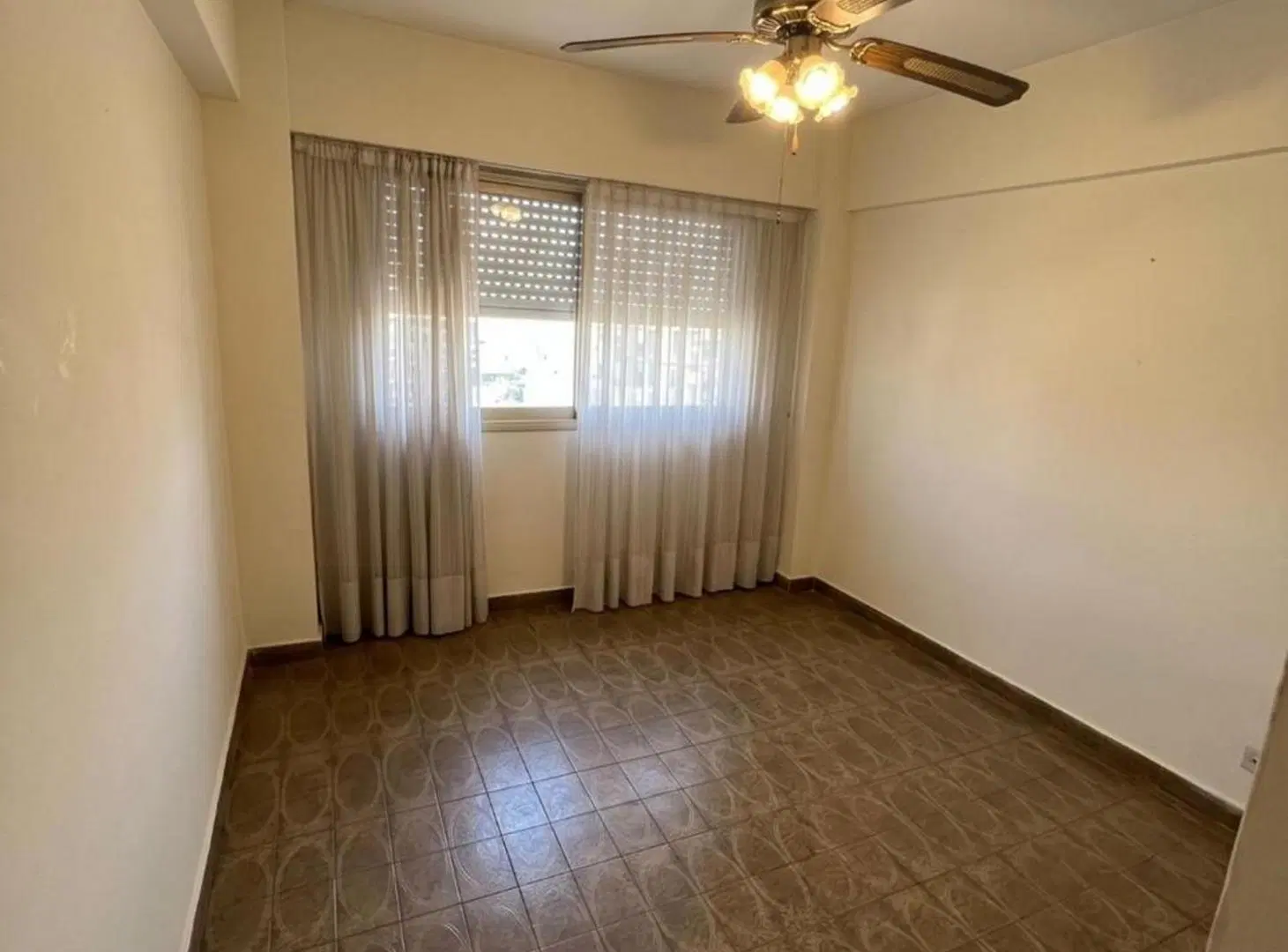 VENTA 2 AMB CON COCHERA RAMOS MEJIA CENTRO 4