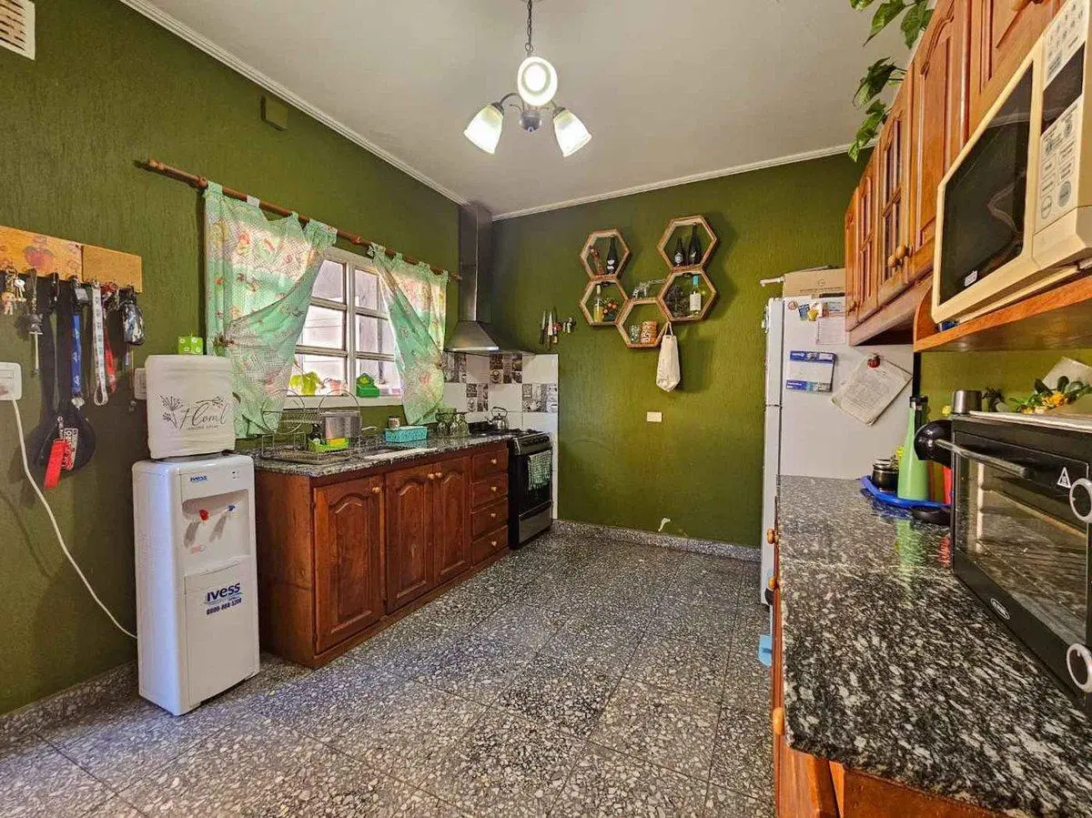 CASA EN VENTA 6 AMBIENTES - GRAND BOURG C/COCHERA 8