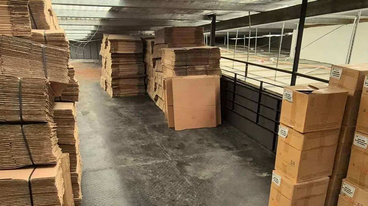 Venta Galpon Deposito con Oficinas en Villa Lynch 8