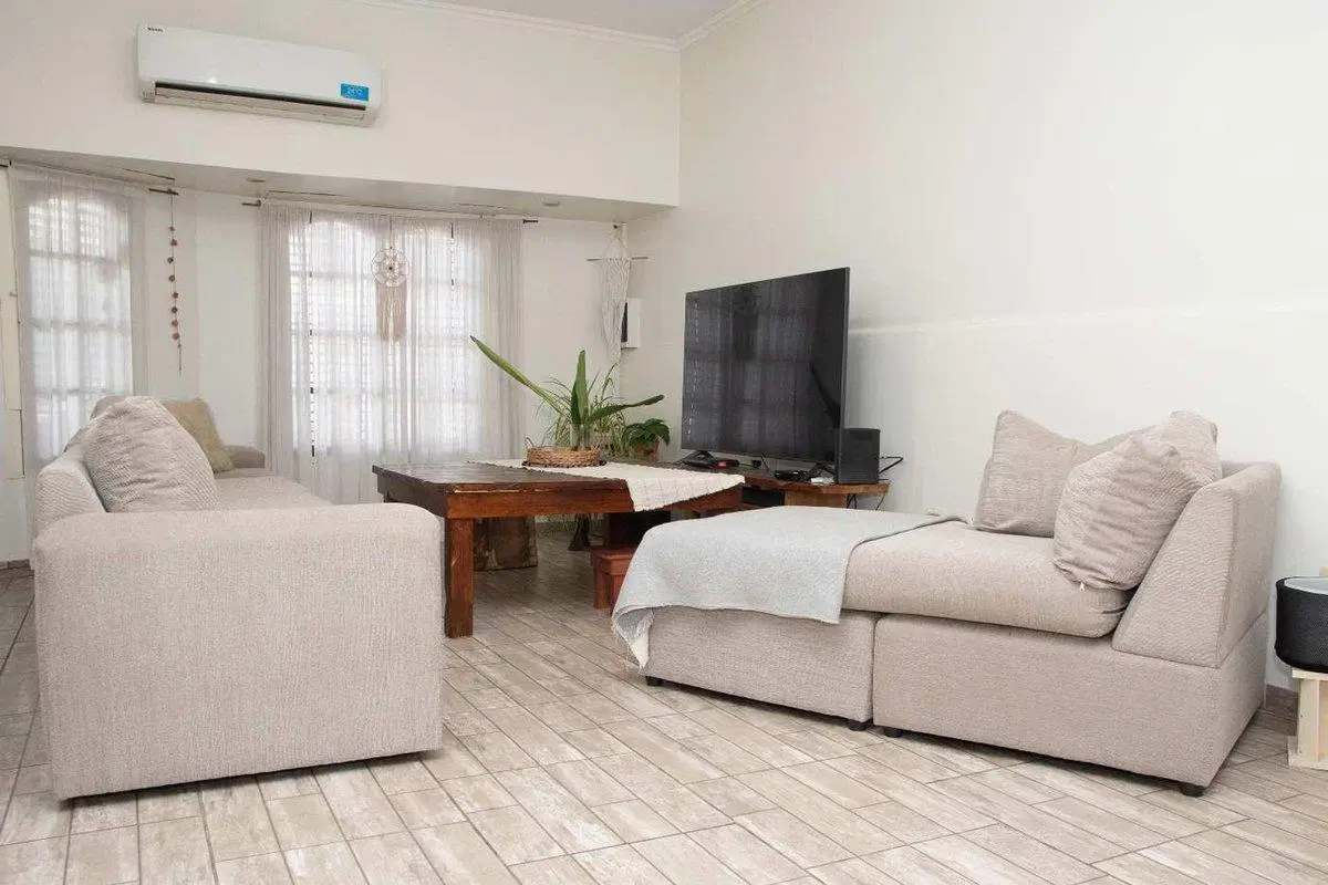 VENTA CASA 5 AMB. CON PILETA V. BALLESTER 3