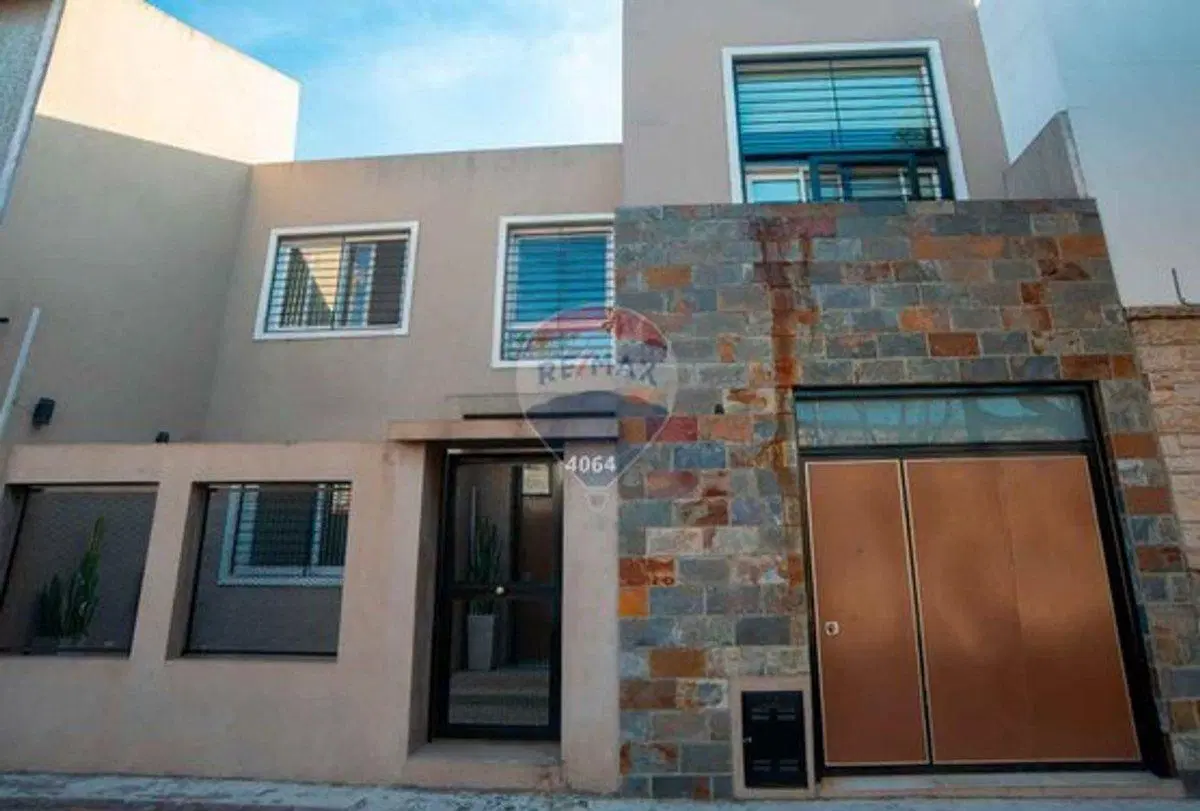 VENTA CASA 4 AMB EN OLIVOS CON PILETA Y QUINCHO 2
