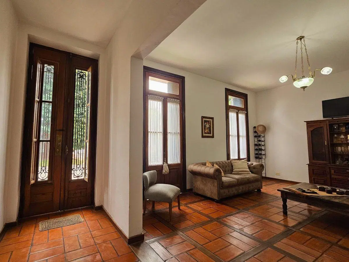 VENTA CASA ESTILO COLONIAL EXCELENTE ESTADO 5