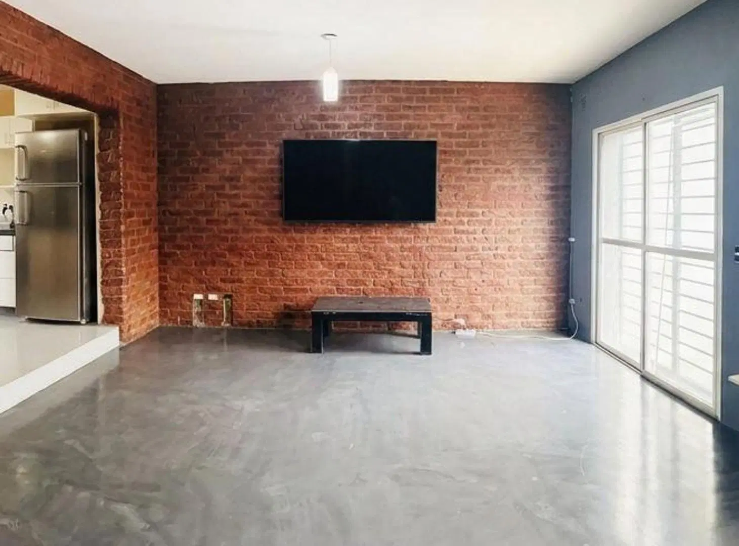 CASA EN VENTA EN PLENO CENTRO DE PRESIDENTE DERQUI 3