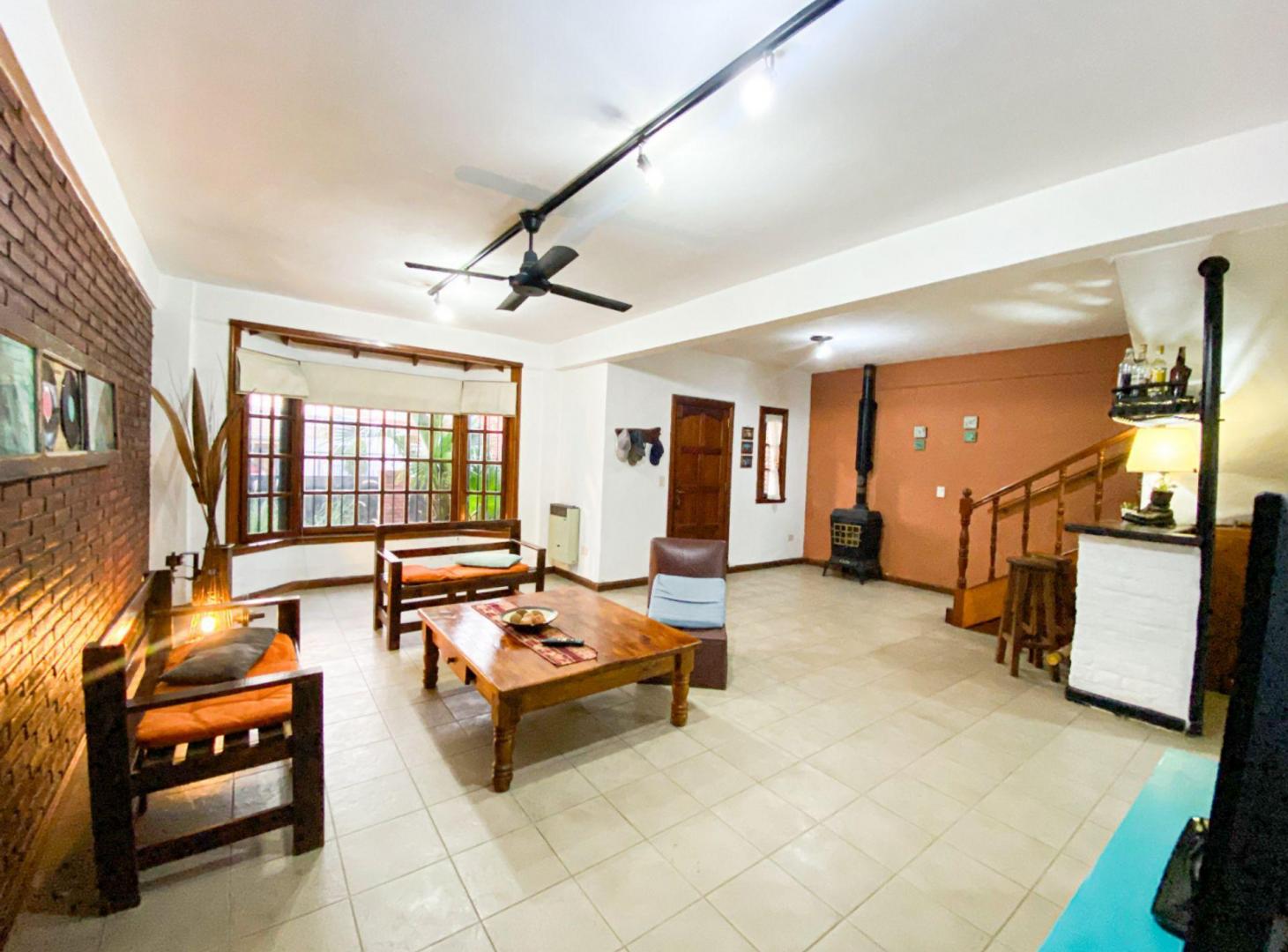 Foto de VENTA CASA 5 AMBIENTES TIGRE C/ JARDIN Y GARAGE, imagen 2