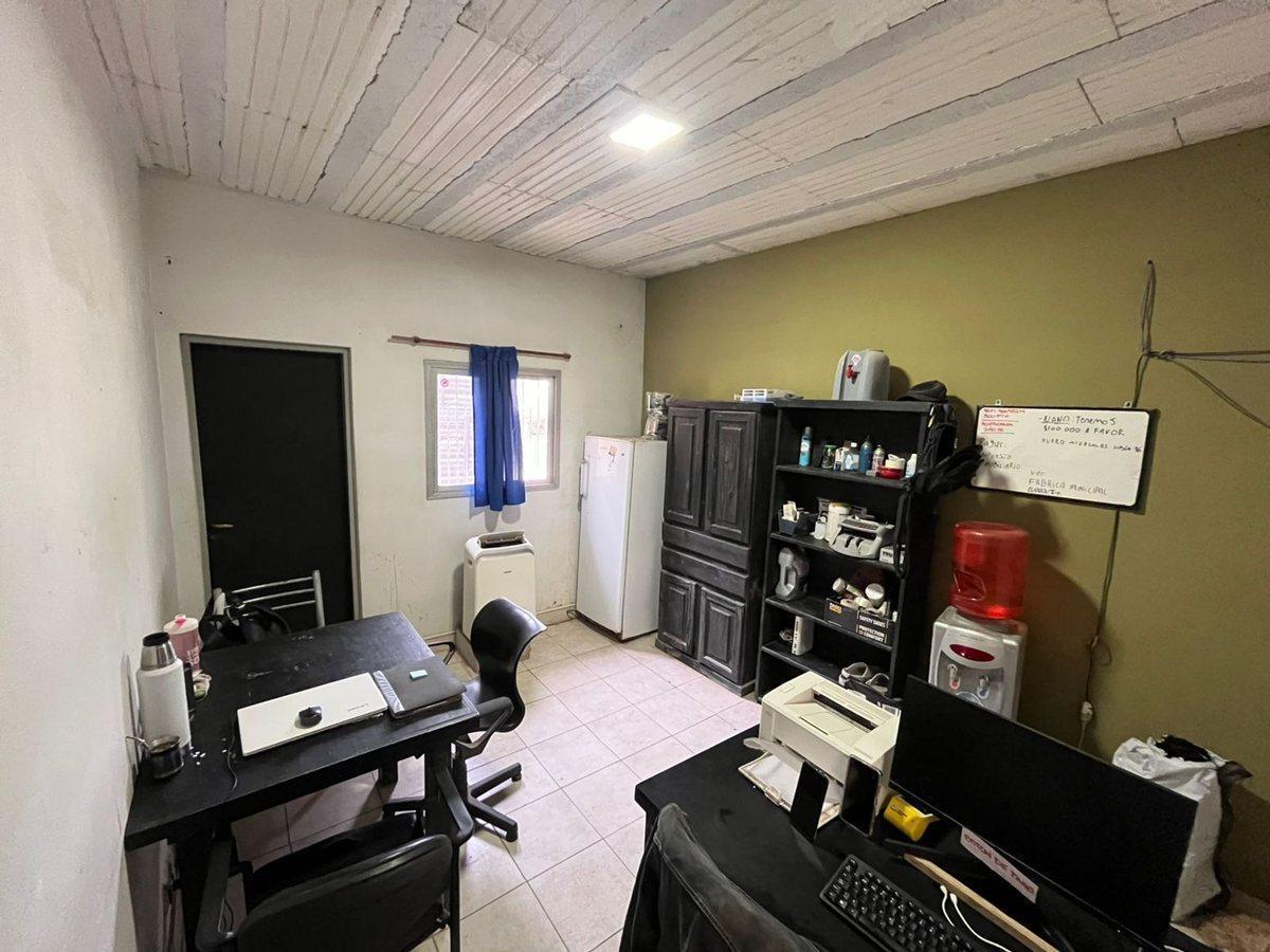 Foto de VENTA DE GALPON CON OFICINAS EN MALVINA 600 M2, imagen 5