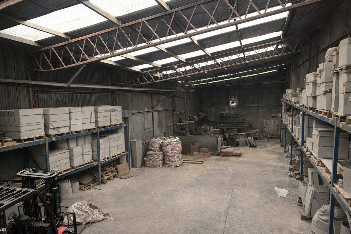 Foto de VENTA DE GALPON CON OFICINAS EN MALVINA 600 M2, imagen 2