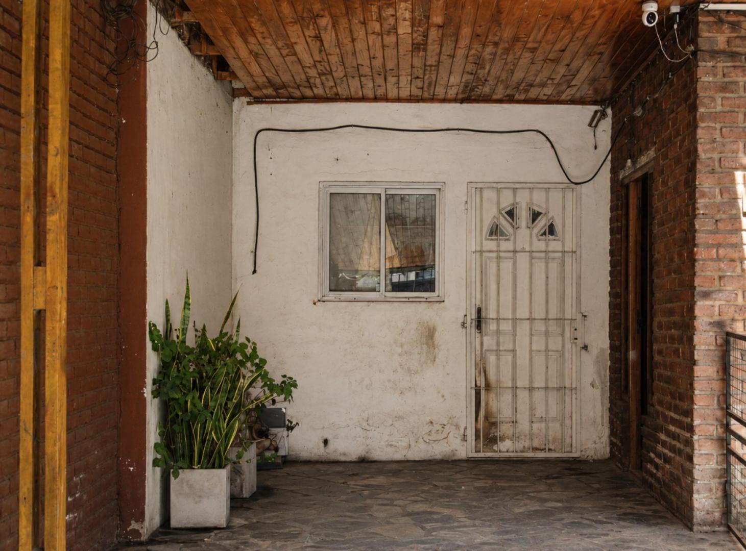 Foto de VENTA CASA c/ LOCAL COMERCIAL + SALÓN DE EVENTOS, imagen 2