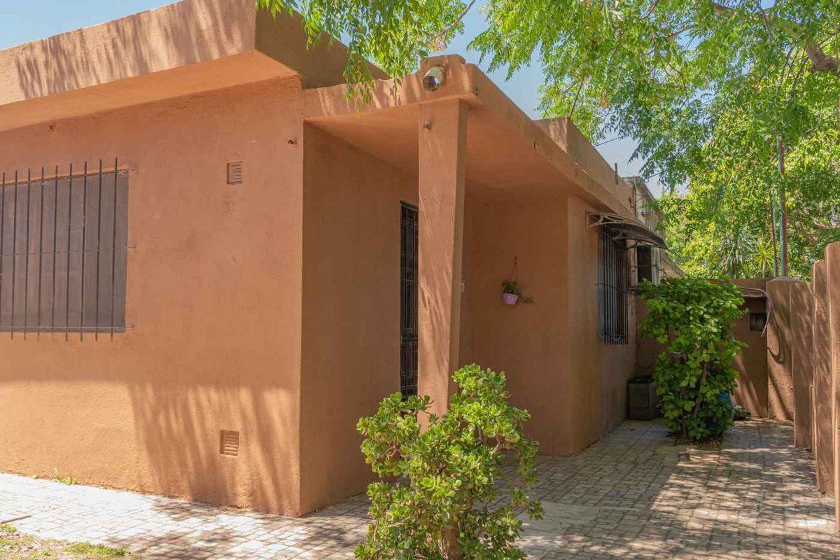 Foto de VENTA CASA 5 AMB. SOURDEAUX - A METROS DEL CENTRO, imagen 1