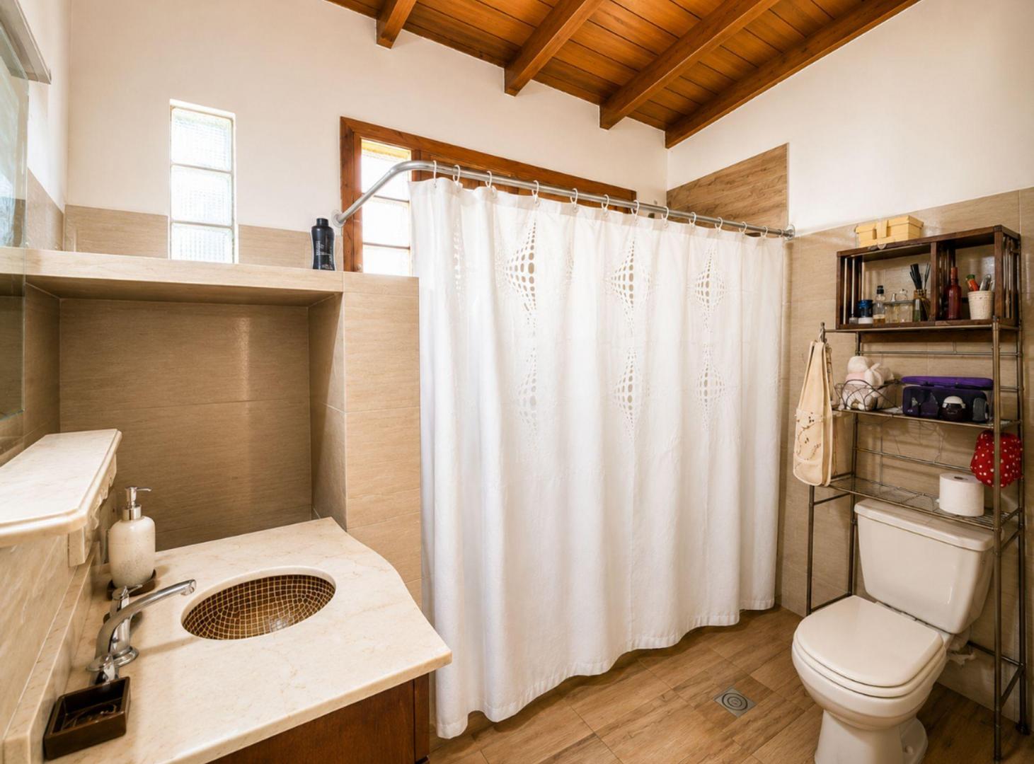 Foto de VENTA CASA 4 AMBIENTES AMPLIO PARQUE CON PARRILLA, imagen 4
