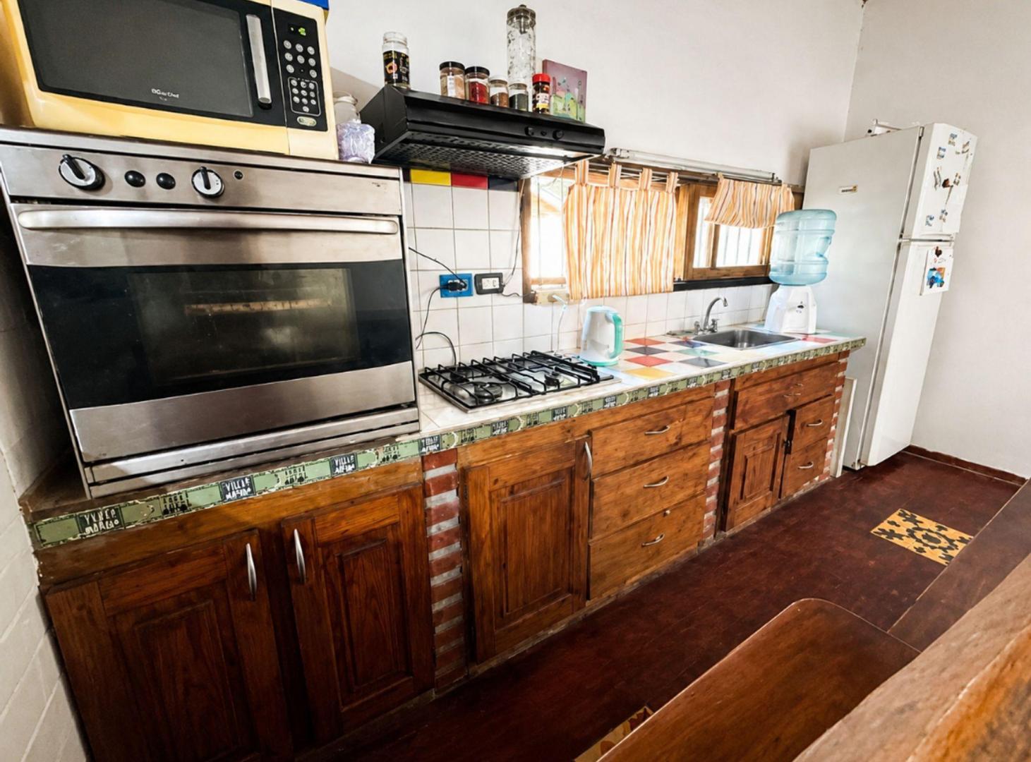 Foto de VENTA CASA 4 AMBIENTES AMPLIO PARQUE CON PARRILLA, imagen 2