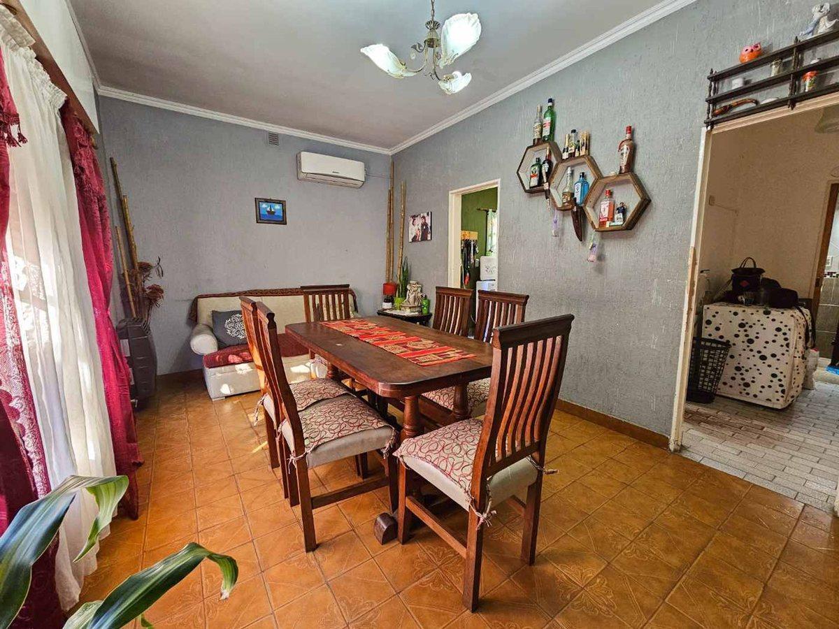 Foto de CASA EN VENTA 6 AMBIENTES - GRAND BOURG C/COCHERA, imagen 5