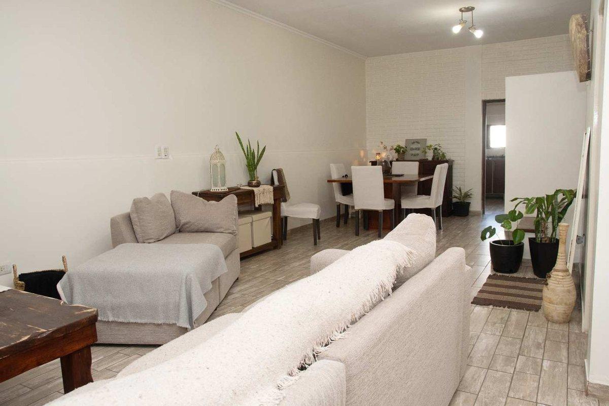 Foto de VENTA CASA 5 AMB. CON PILETA V. BALLESTER, imagen 4