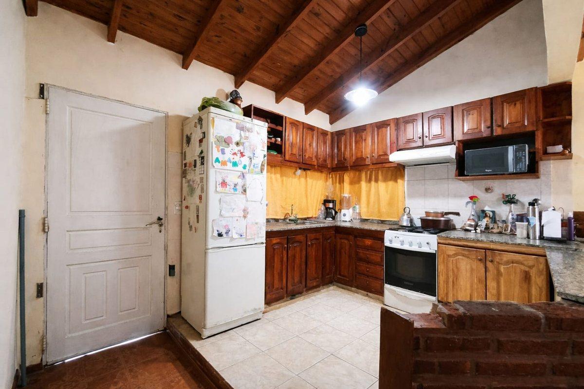 Foto de Casa en venta 4 dormitorios 450mt2, imagen 3
