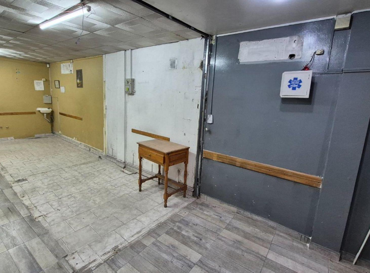 Foto de VENTA LOCAL COMERCIAL AV. MARQUEZ PABLO PODESTA, imagen 1