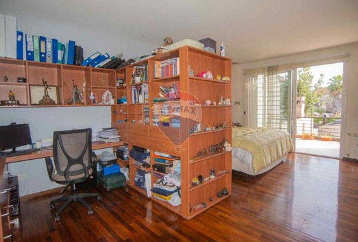 Foto de VENTA CASA 4 AMB EN OLIVOS CON PILETA Y QUINCHO, imagen 1