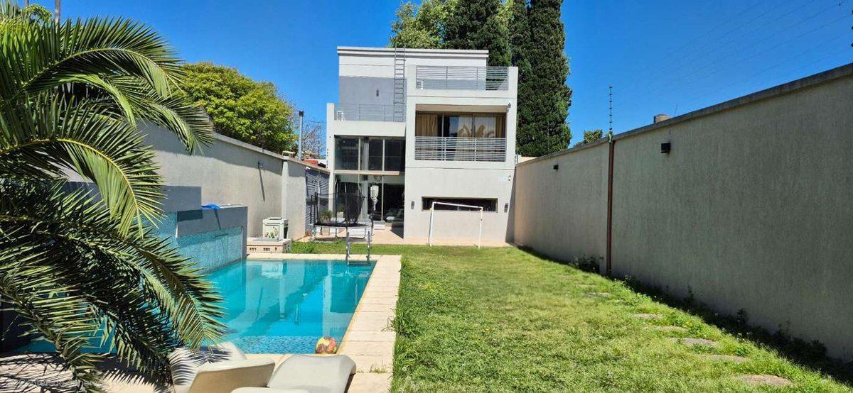Foto de VENTA CASA 5 AMBIENTES EN VILLA BALLESTER, imagen 1