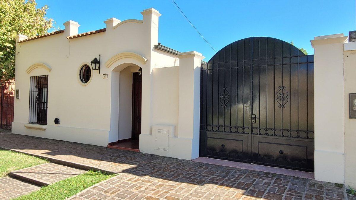 Foto de CASA EN VENTA 5 amb. en casco histórico ARECO, imagen 4