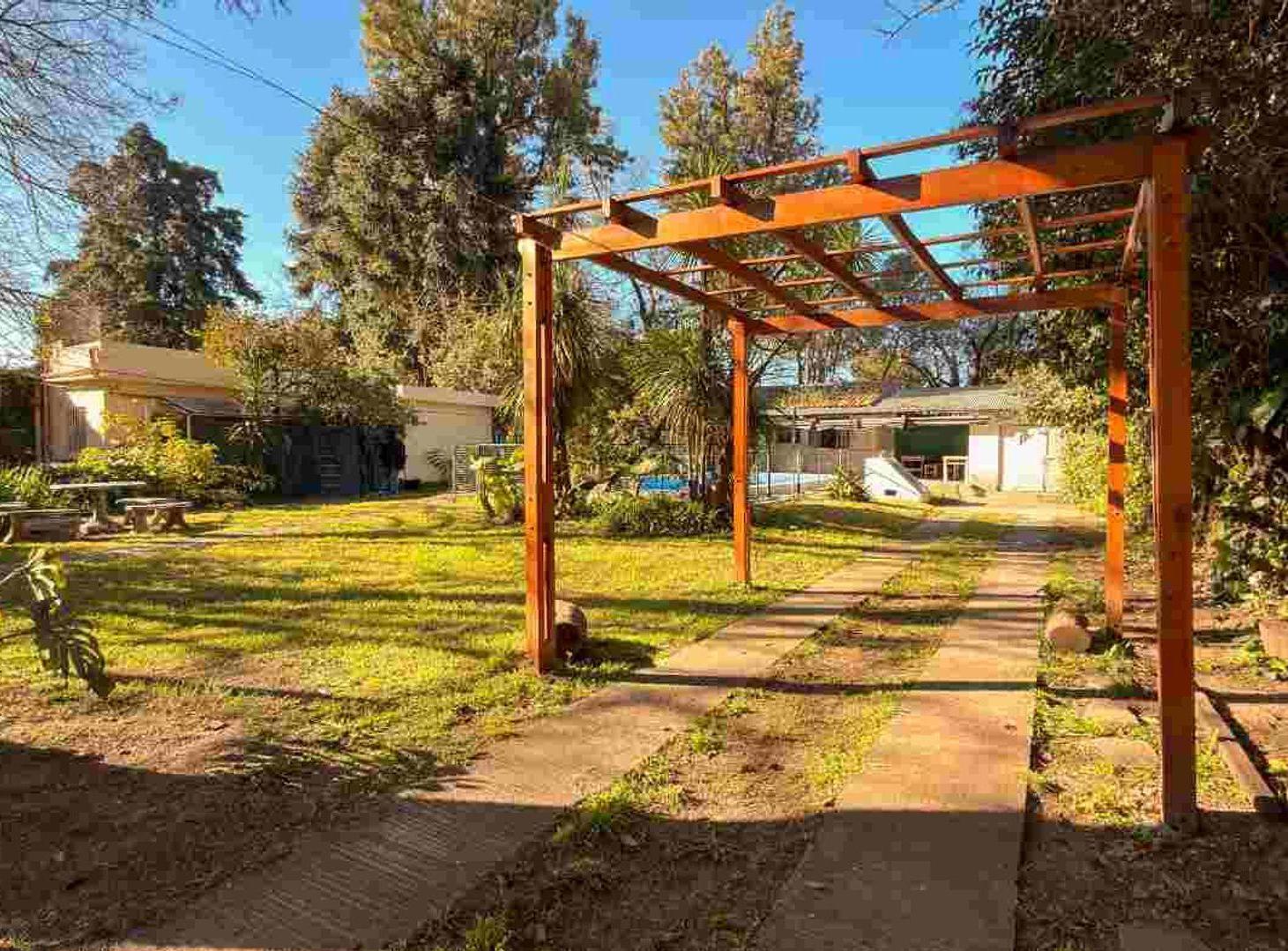 Foto de CASA CON 2 VIVIENDAS, QUINCHO Y PILETA GRAND BOURG, imagen 3