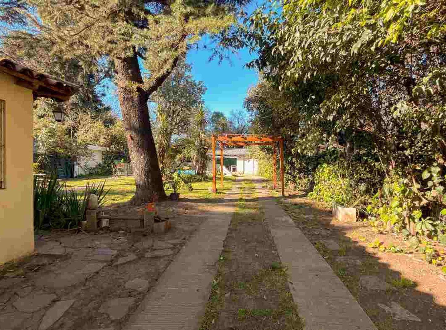 Foto de CASA CON 2 VIVIENDAS, QUINCHO Y PILETA GRAND BOURG, imagen 4