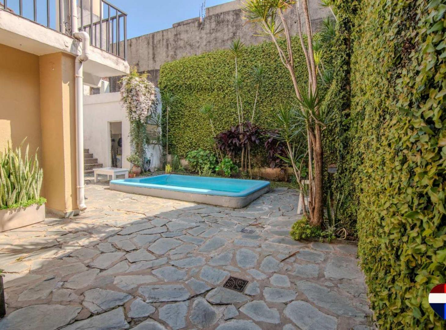 Foto de VENTA OLIVOS 2 CASAS C/ PILETA, GARAJE + LOCAL, imagen 5