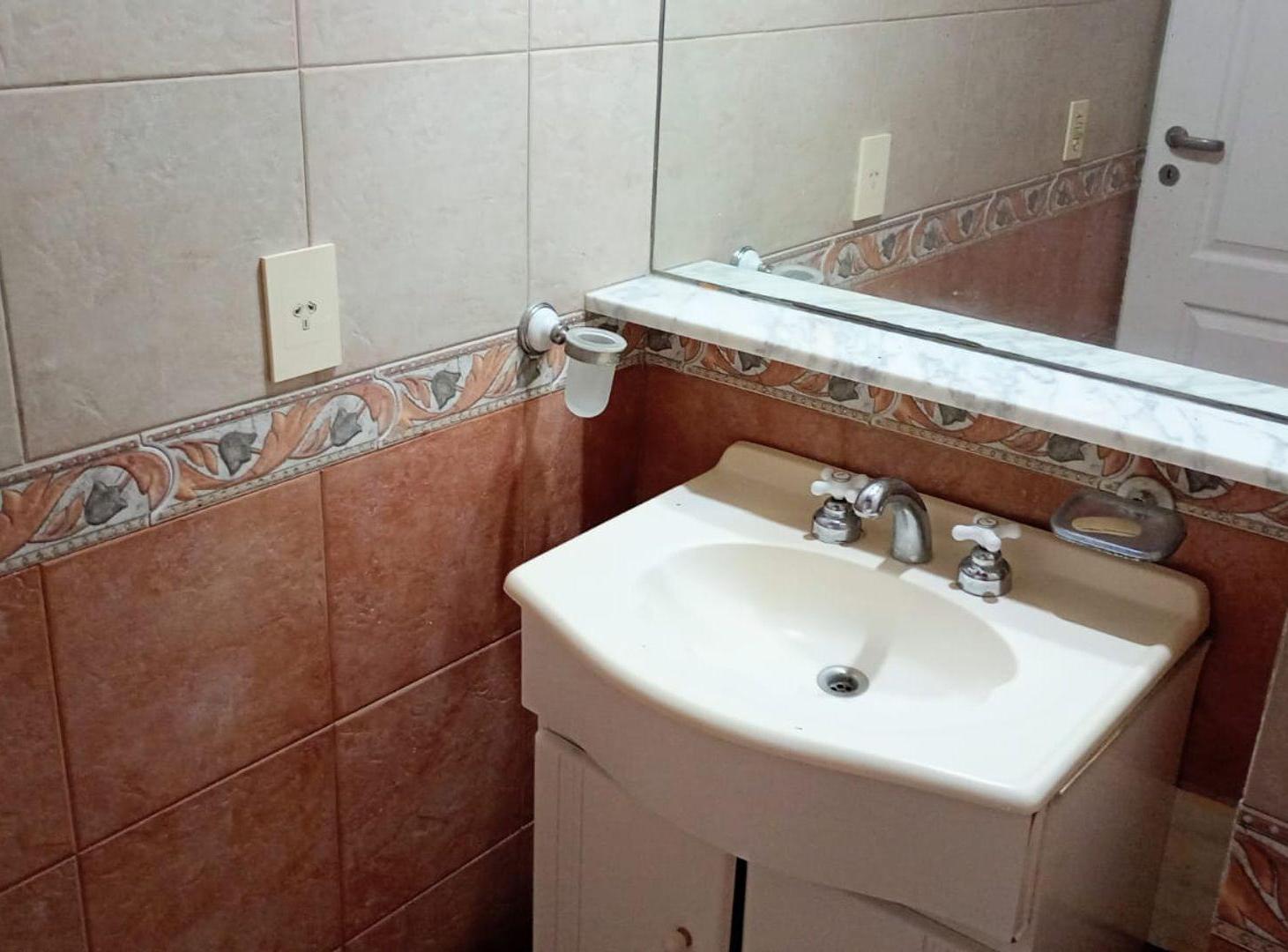 Foto de ALQUILER Excelente PH 3 Amb. con Patio en Martínez, imagen 4