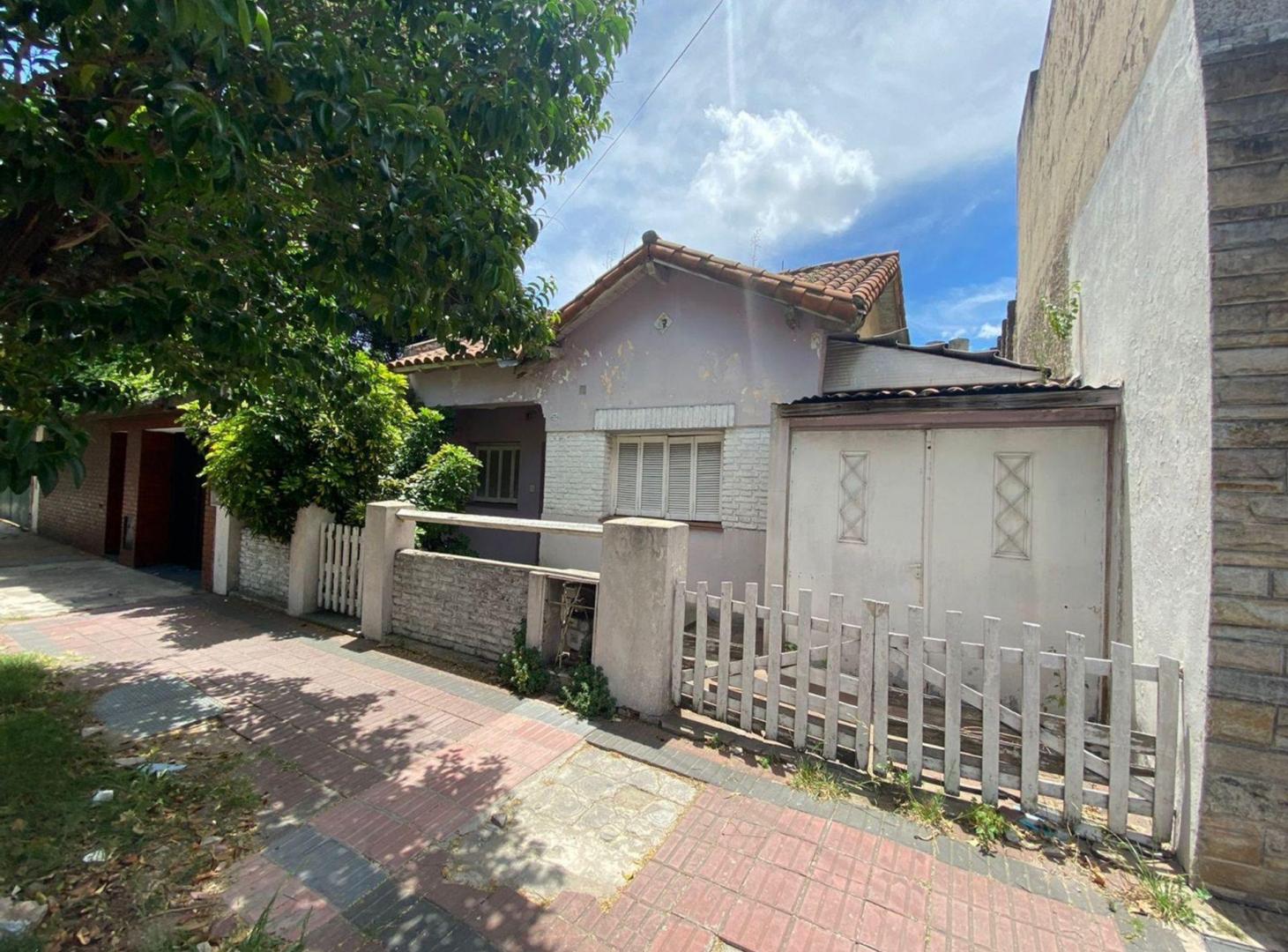 Foto de VENTA CASA 3 AMB.COCHERA A RECICLAR APTO CREDITO., imagen 2