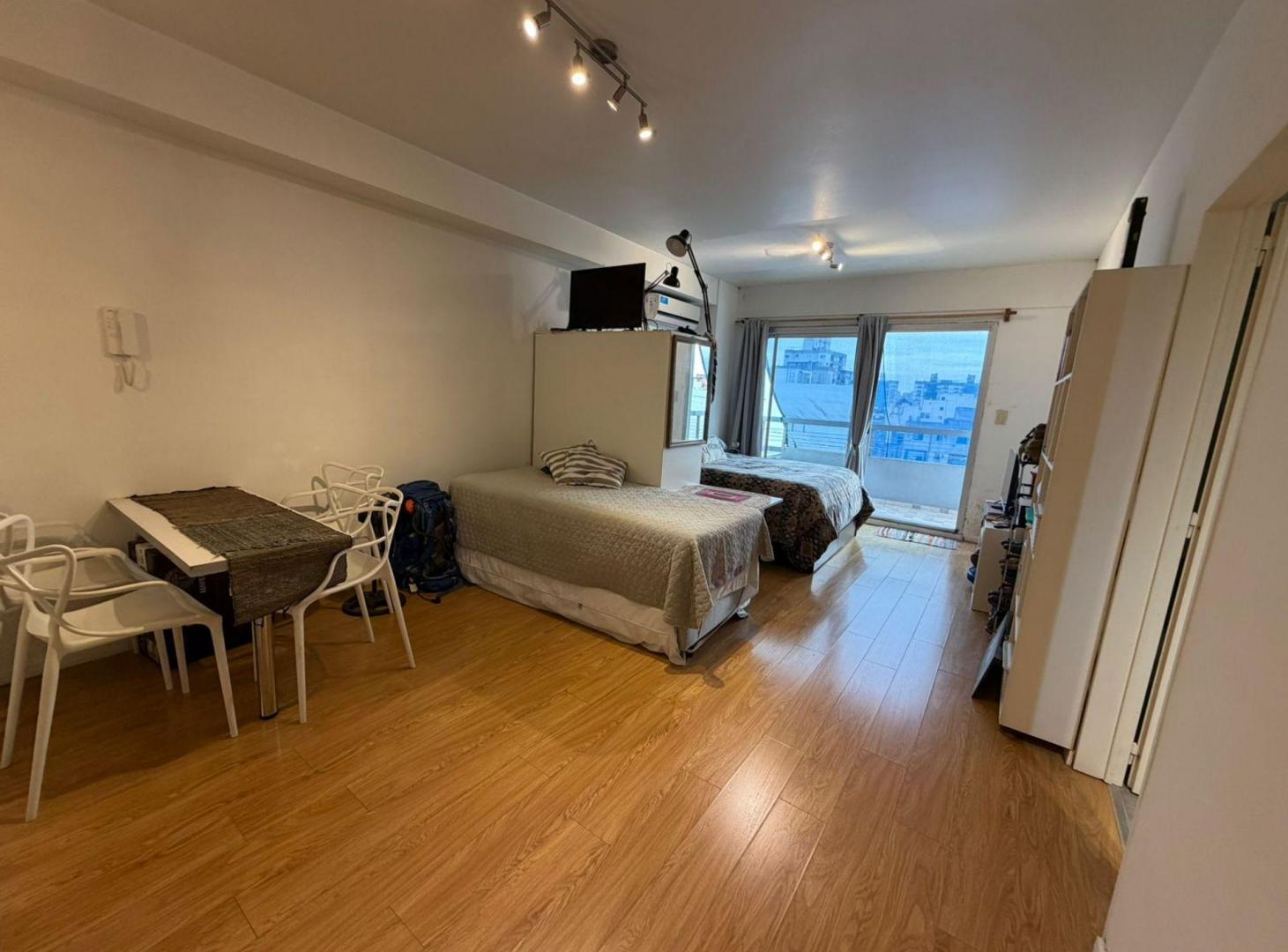 Foto de Departamento En Venta 1 Amb Almagro Con Balcon, imagen 2