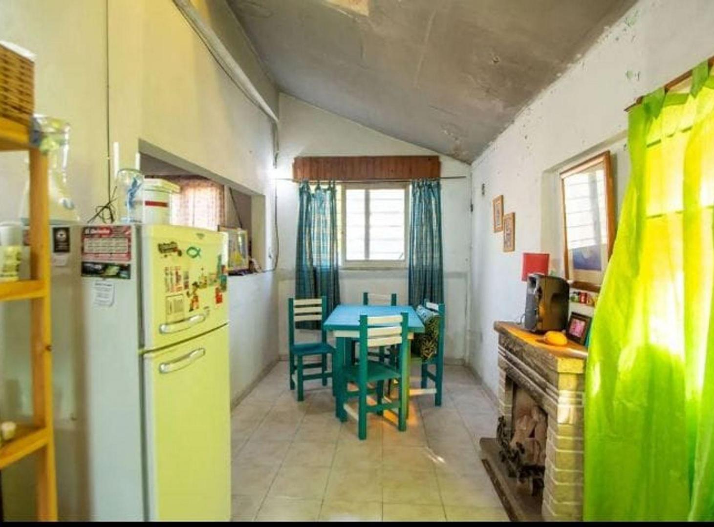 Foto de VENTA 4 DEPARTAMENTOS SOBRE MISMO LOTE - MORENO, imagen 2
