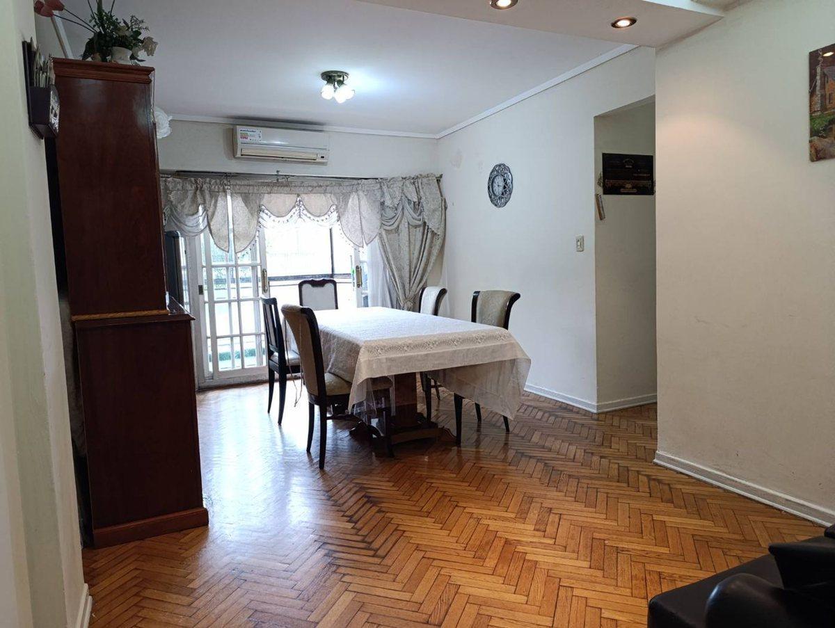 Foto de VENTA DEPTO 4 AMB. C/BALCON FLORES APTO CREDITO, imagen 2