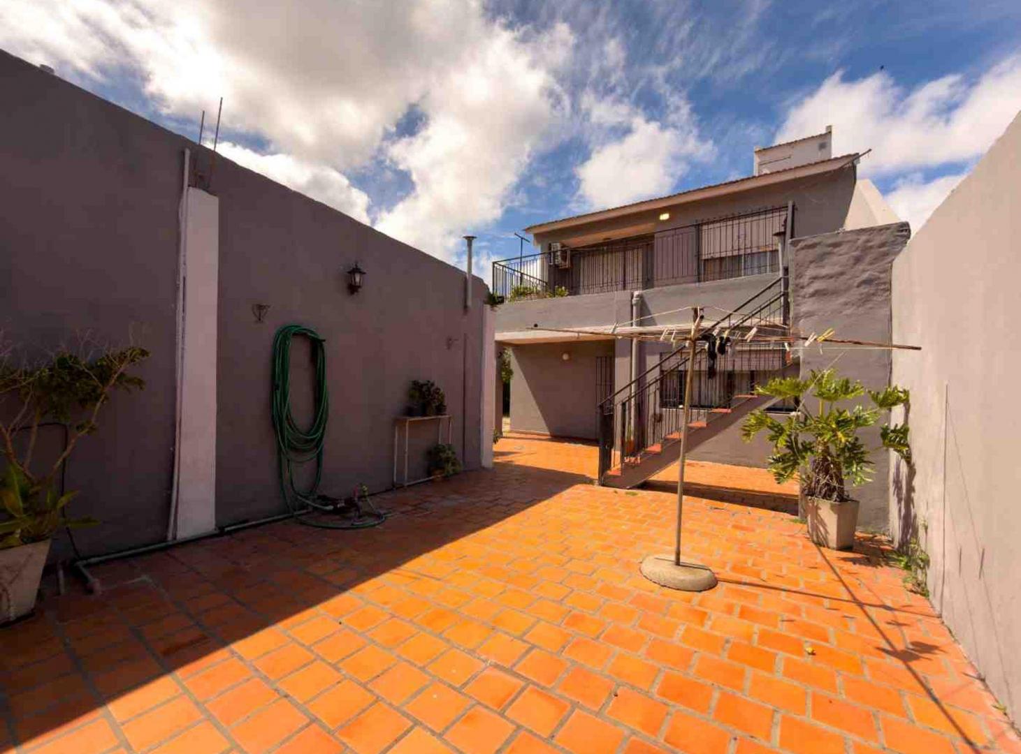 Foto de CASA EN VENTA 5 AMBIENTES - DON TORCUATO C/COCHERA, imagen 3