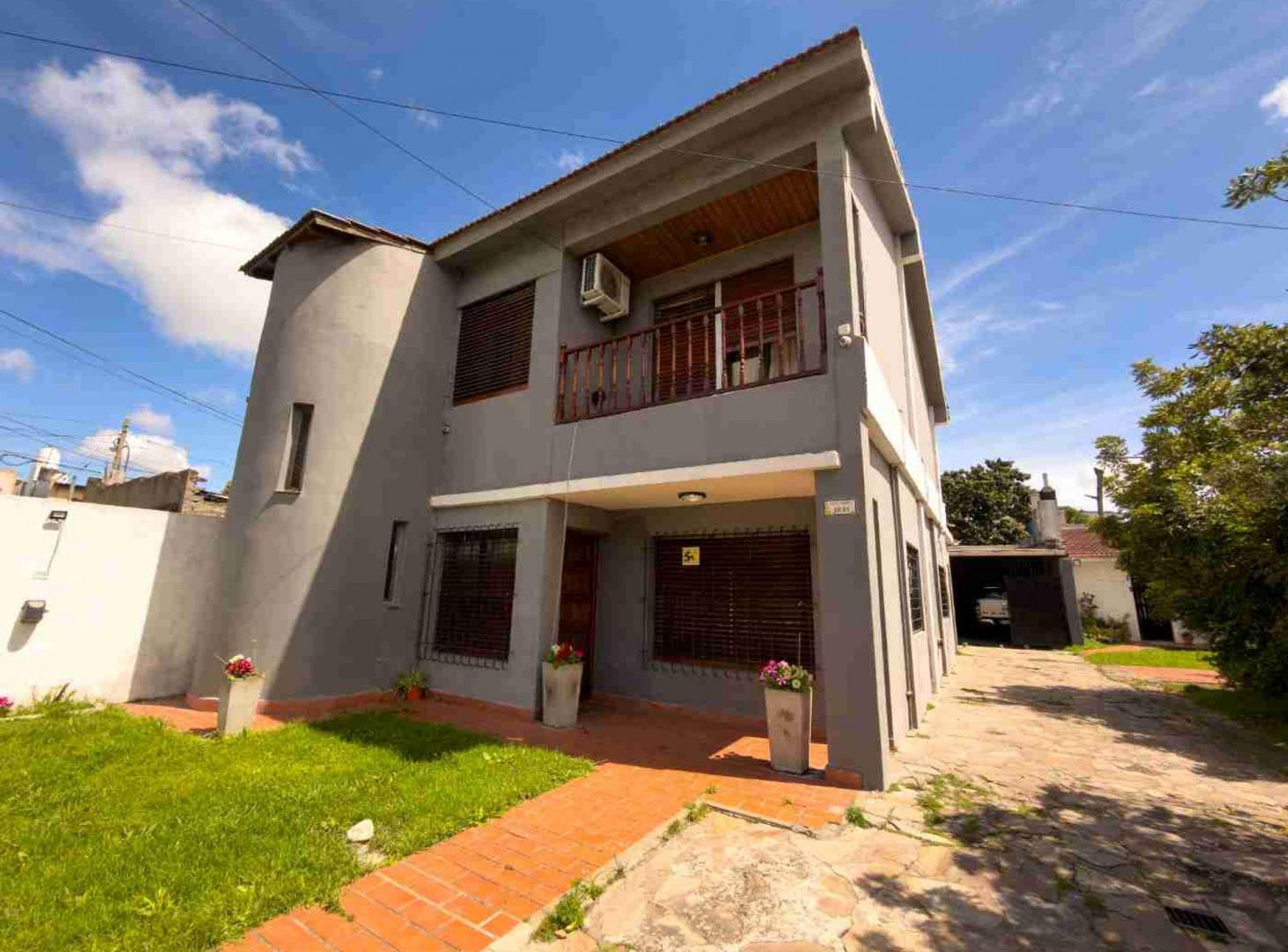 Foto de CASA EN VENTA 5 AMBIENTES - DON TORCUATO C/COCHERA, imagen 1