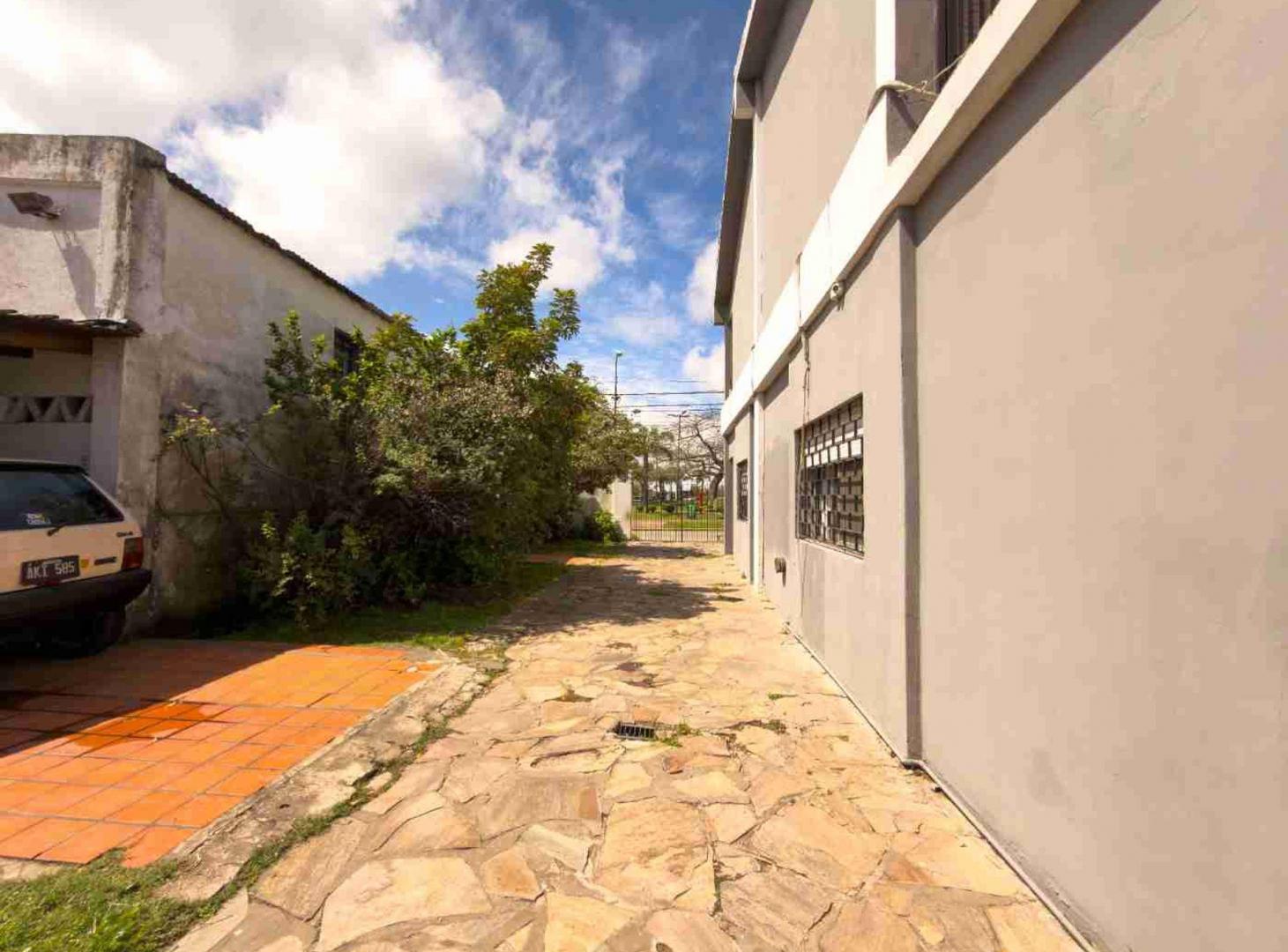 Foto de CASA EN VENTA 5 AMBIENTES - DON TORCUATO C/COCHERA, imagen 4