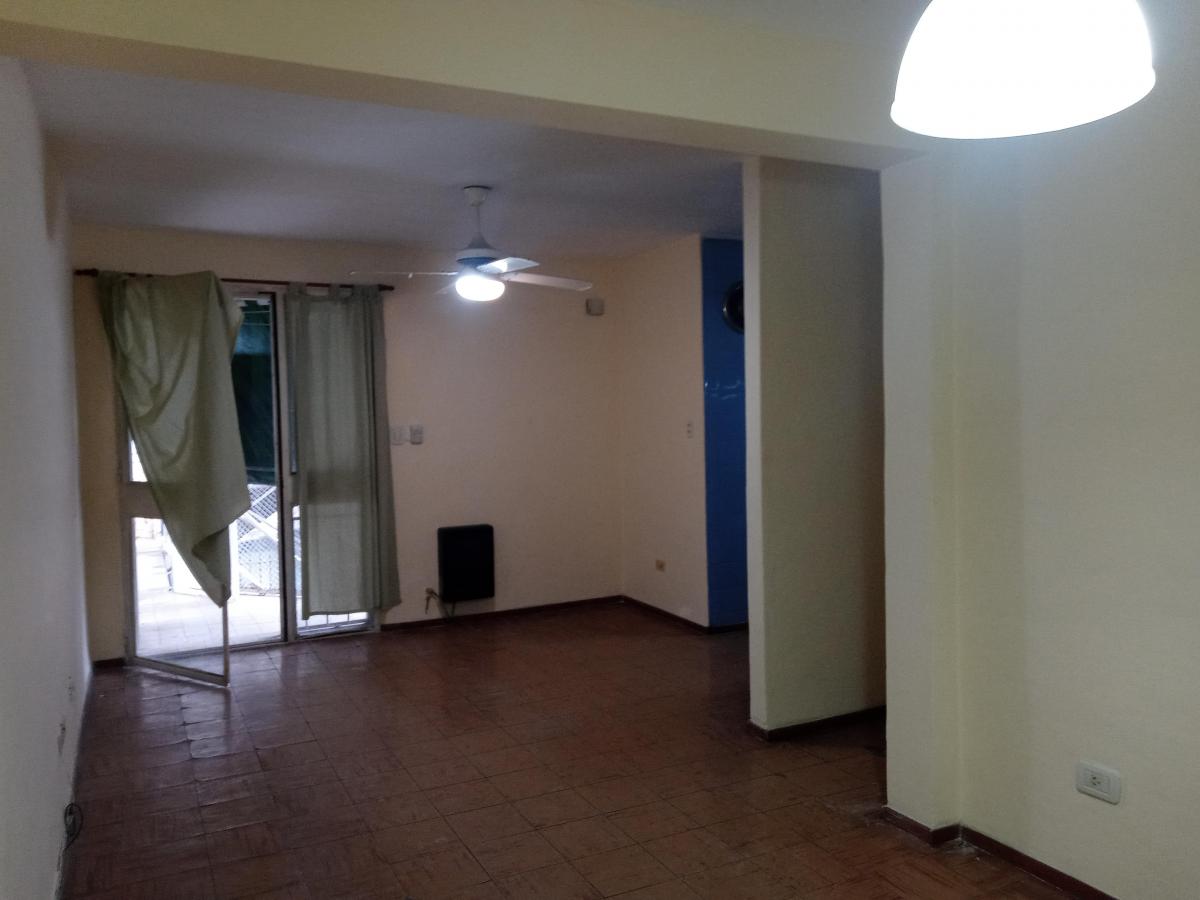 Foto de vendo depto en barrio san isidro inmejorable ubicacion .esc 1 - 2 piso, imagen 3