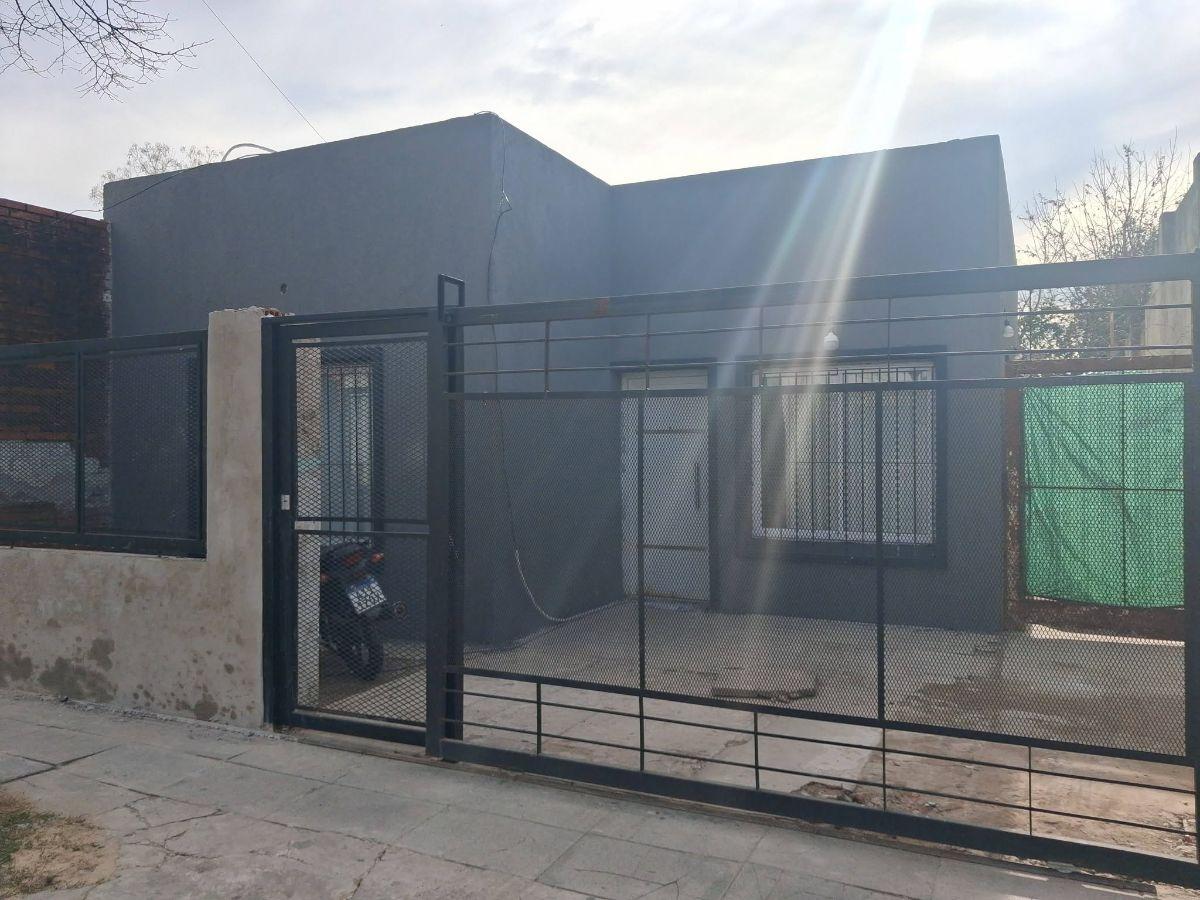 Foto de CASA 3 AMBIENTES CON ENTRADA PARA AUTO EN VENTA – JOSÉ LEÓN SUÁREZ |, imagen 1
