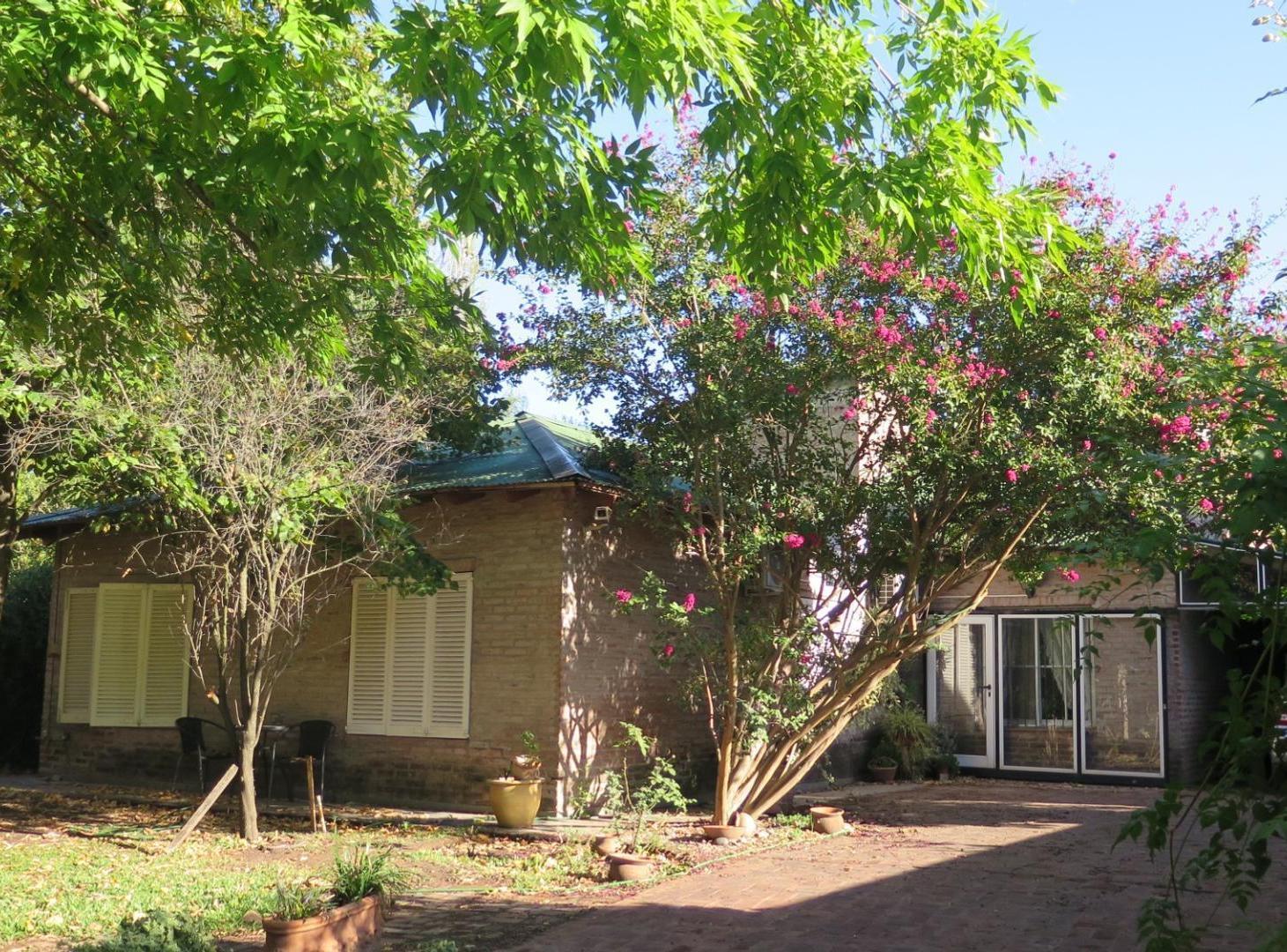 Parque Leloir -Casa planta única, lote 1463m2- 5 dormitorios