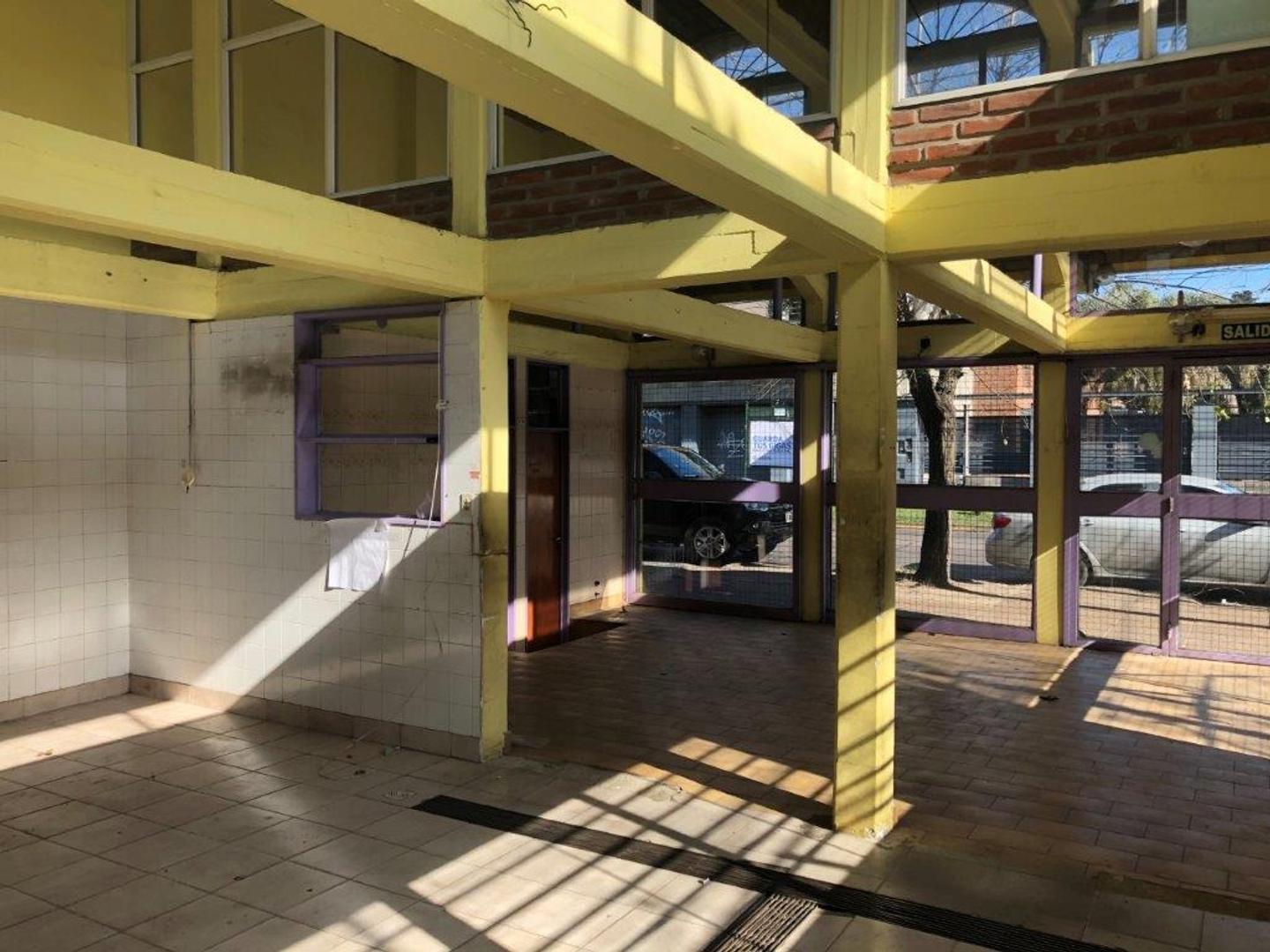 Foto de Local en esquina con dos sanitarios, imagen 3
